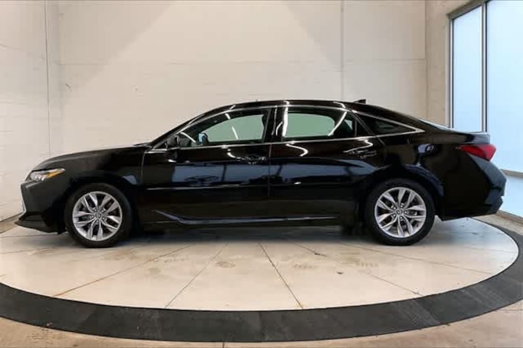 Used 2019 Toyota Avalon XLE Sedan