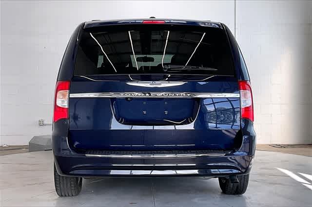2015 Chrysler Town & Country Touring 6