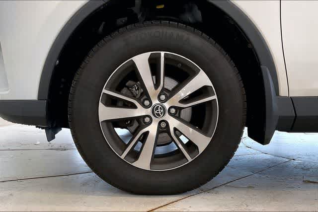 Thumbnail: 2018 Toyota RAV4 - 8
