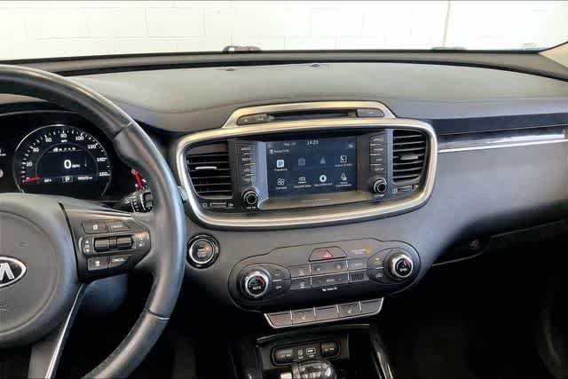 Thumbnail: 2018 Kia Sorento - 17