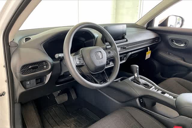 2025 Honda HR-V LX photo 2