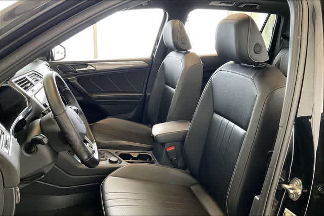 Thumbnail: 2023 Volkswagen Tiguan - 12