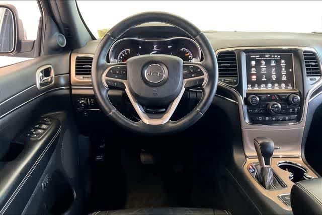 Thumbnail: 2017 Jeep Grand Cherokee - 16