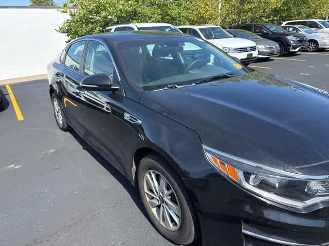 2016 Kia Optima LX photo 3