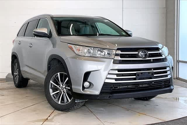 Thumbnail: 2018 Toyota Highlander - 23