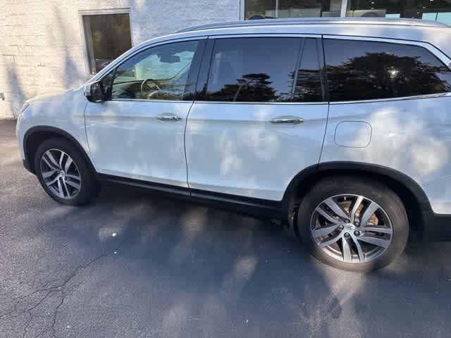 Thumbnail: 2017 Honda Pilot - 7