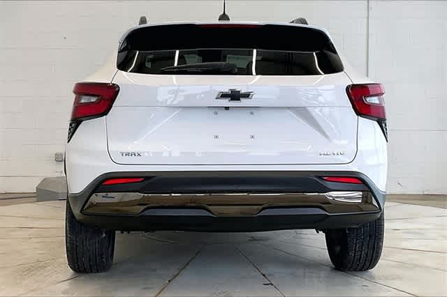 Thumbnail: 2025 Chevrolet Trax - 6