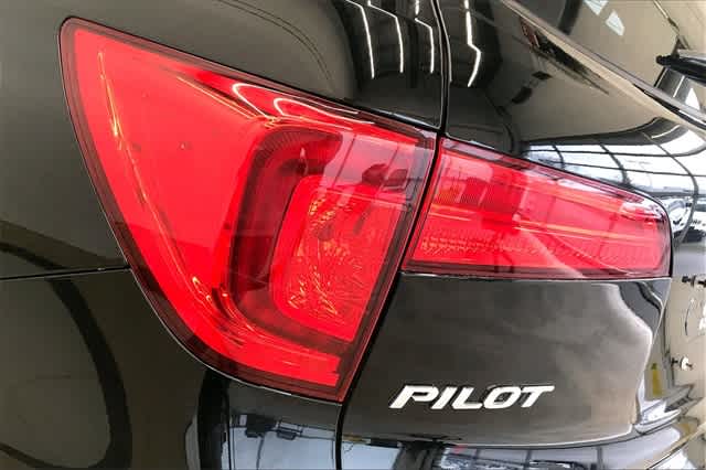 Thumbnail: 2016 Honda Pilot - 26