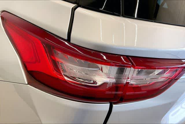 Thumbnail: 2018 Chevrolet Traverse - 33