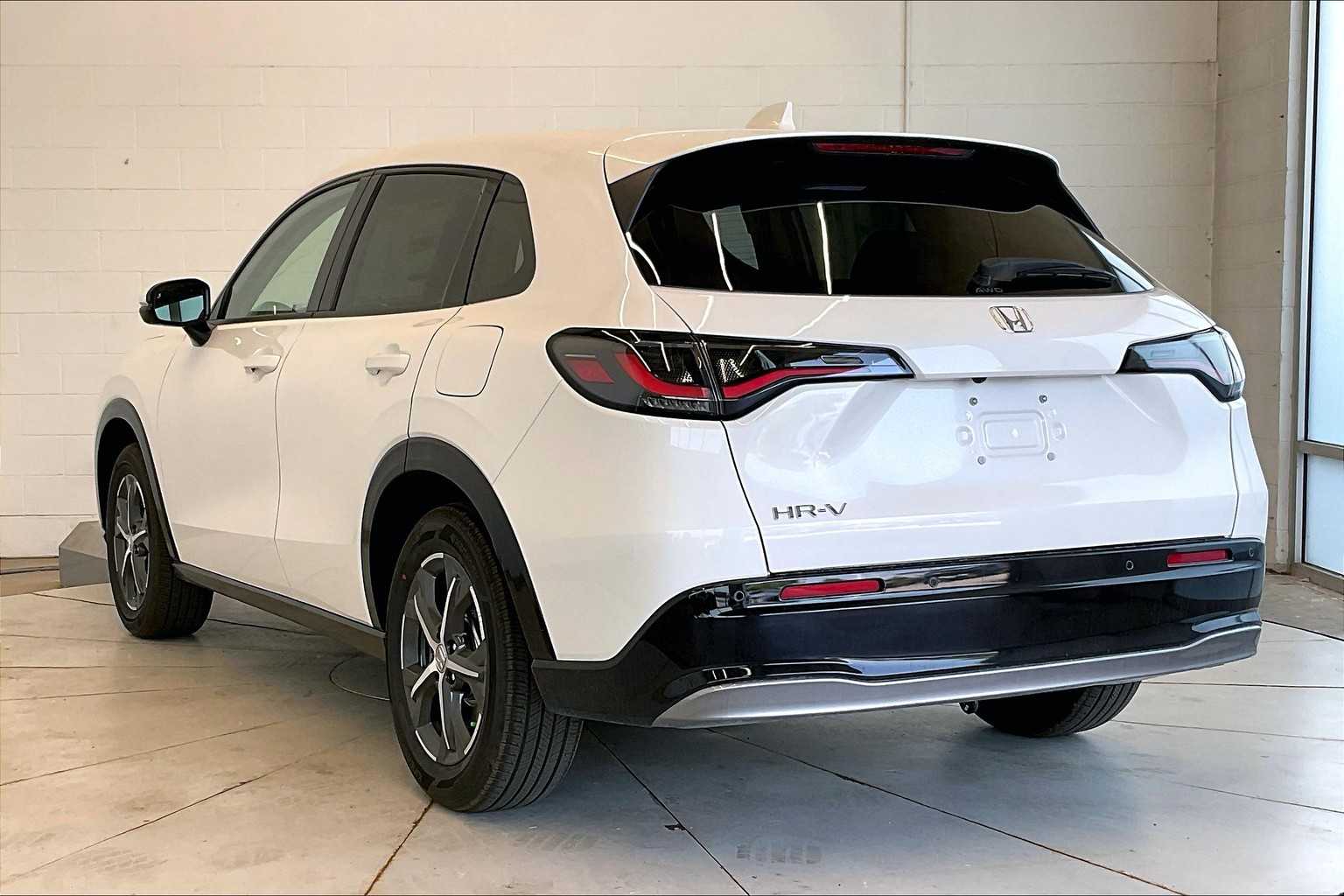 2025 Honda HR-V EX-L 4