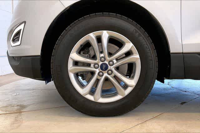 Thumbnail: 2016 Ford Edge - 9