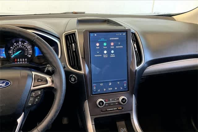 Thumbnail: 2021 Ford Edge - 17