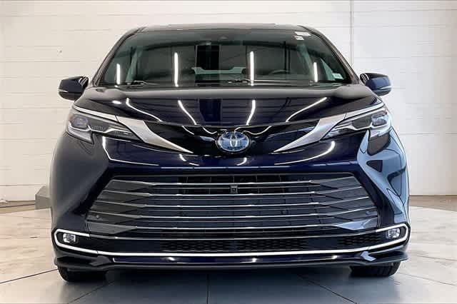 Thumbnail: 2023 Toyota Sienna - 7