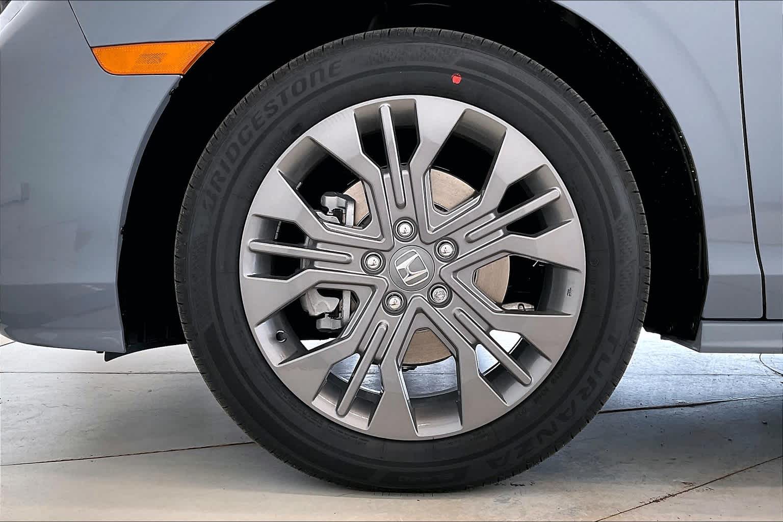2025 Honda Odyssey Touring 8