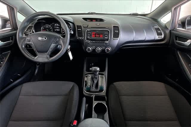 Thumbnail: 2017 Kia Forte - 11