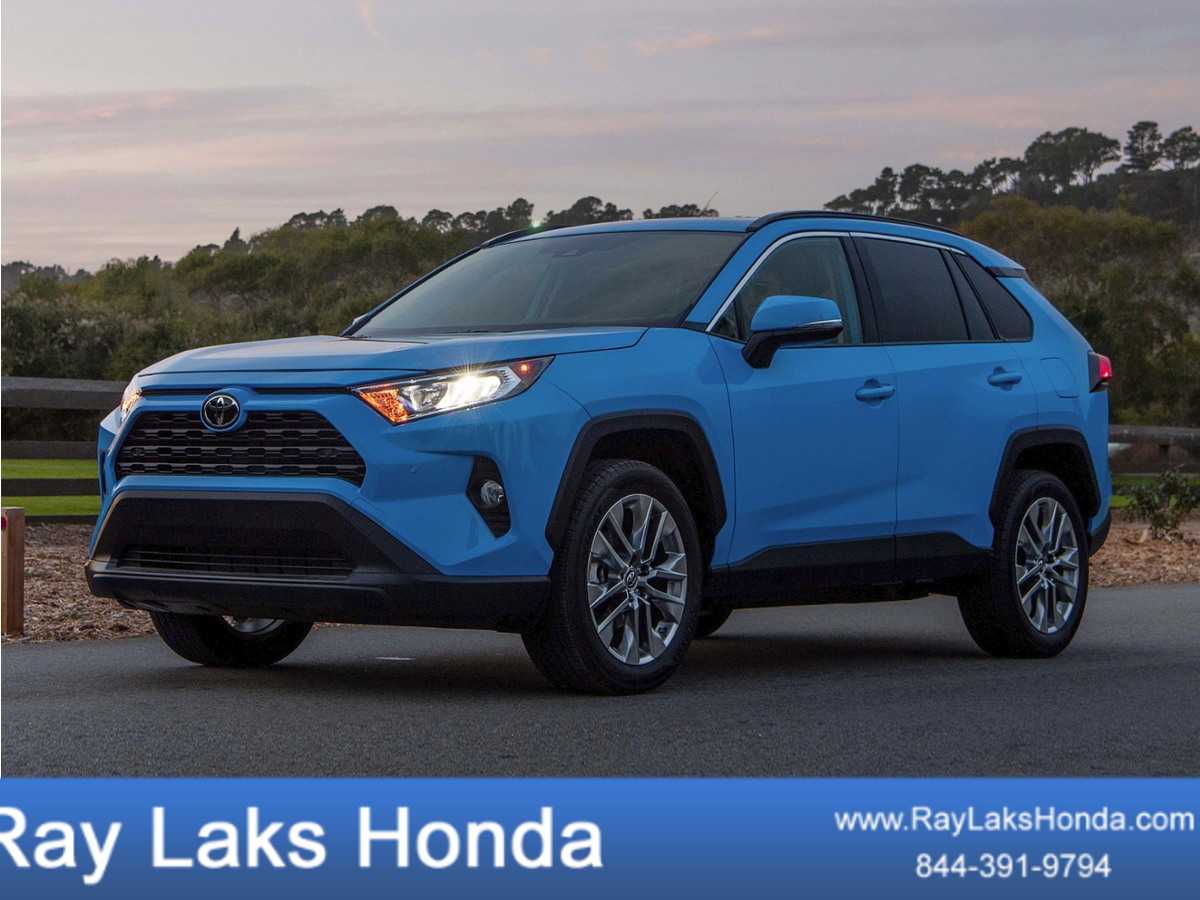 2020 Toyota RAV4 LE AWD's photo