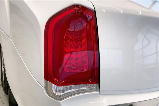 Thumbnail: 2016 Chrysler 300 - 33