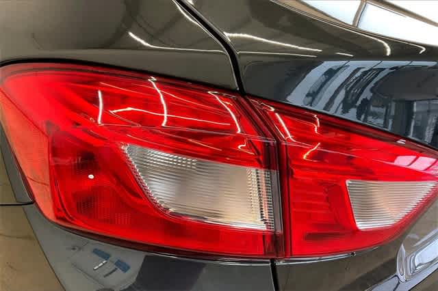 Thumbnail: 2018 Chevrolet Cruze - 32