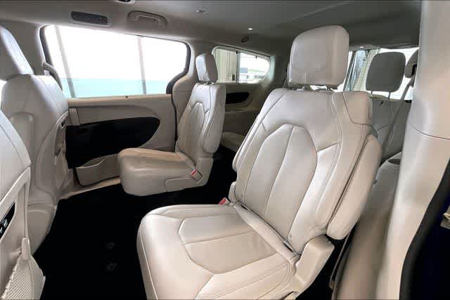 Thumbnail: 2021 Chrysler Pacifica - 14