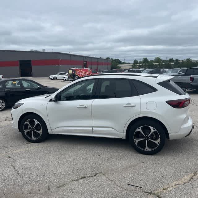Thumbnail: 2023 Ford Escape - 3