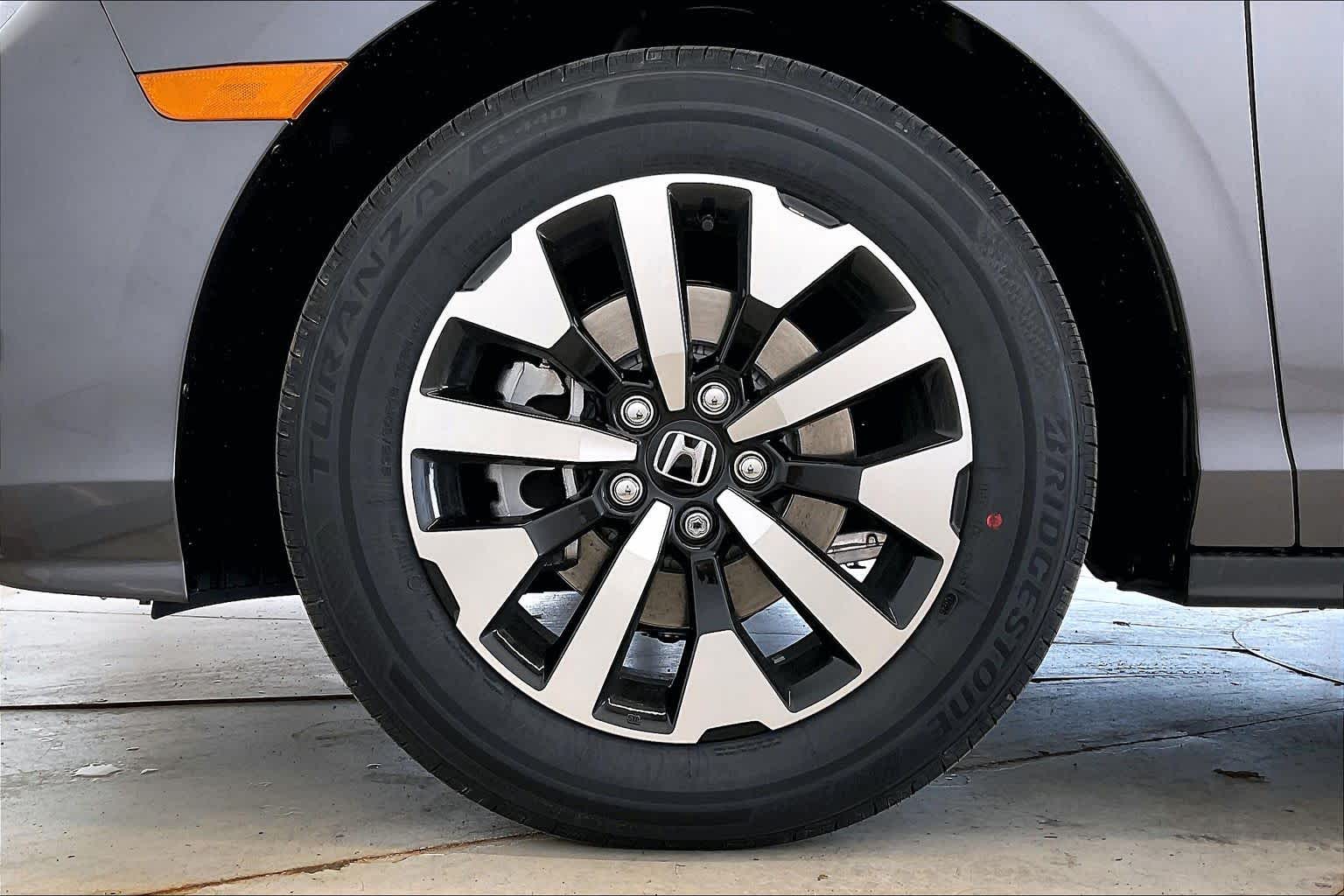 Thumbnail: 2026 Honda Odyssey - 8