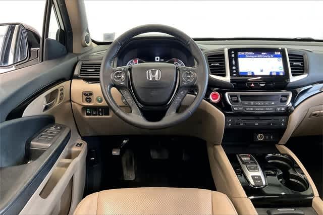 Thumbnail: 2017 Honda Pilot - 16