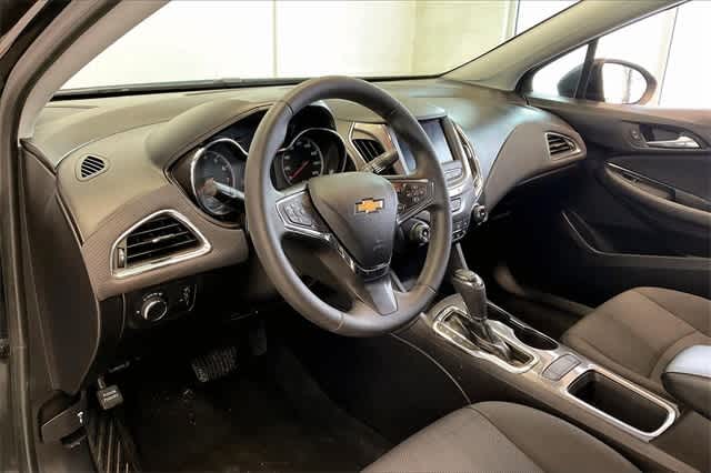 Thumbnail: 2019 Chevrolet Cruze - 3