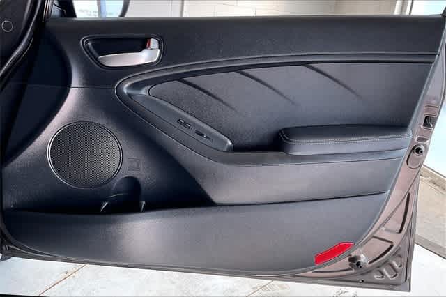 Thumbnail: 2017 Kia Forte - 31