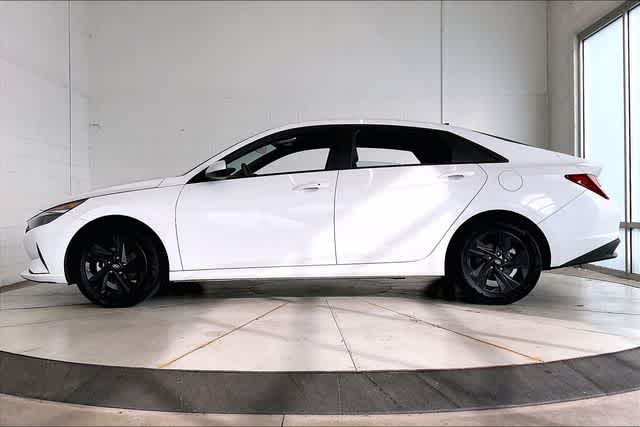 Thumbnail: 2021 Hyundai Elantra - 4