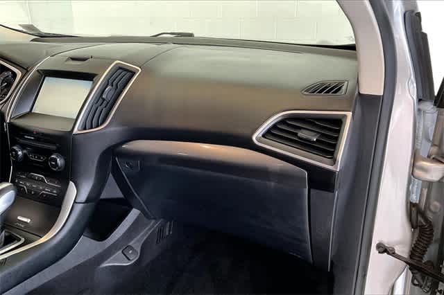 Thumbnail: 2015 Ford Edge - 25