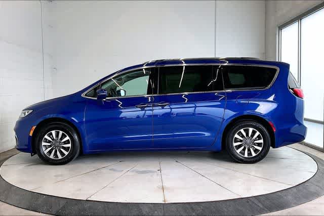 Thumbnail: 2021 Chrysler Pacifica - 4