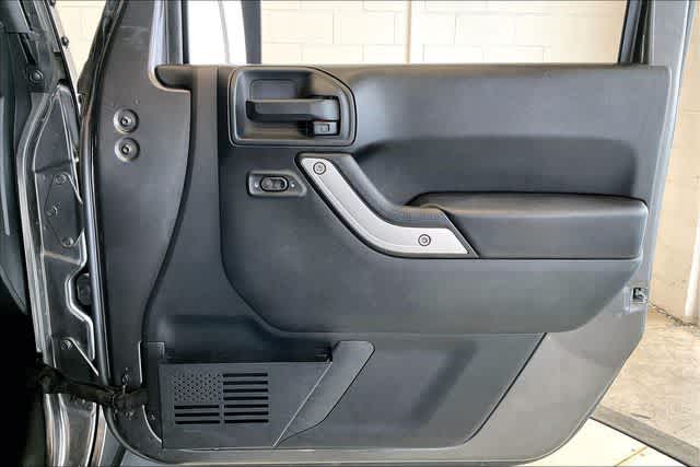 Thumbnail: 2016 Jeep Wrangler - 31