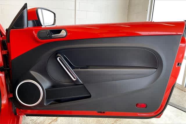 Thumbnail: 2016 Volkswagen Beetle - 30