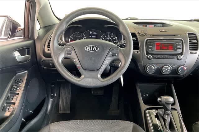 Thumbnail: 2017 Kia Forte - 16