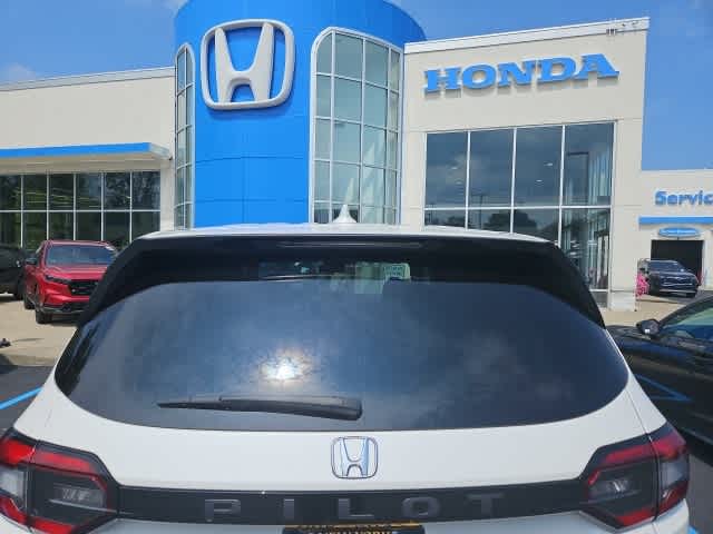 Thumbnail: 2023 Honda Pilot - 4
