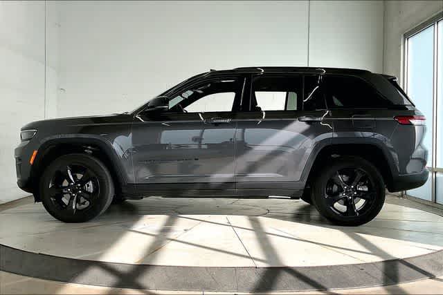 Thumbnail: 2023 Jeep Grand Cherokee - 4