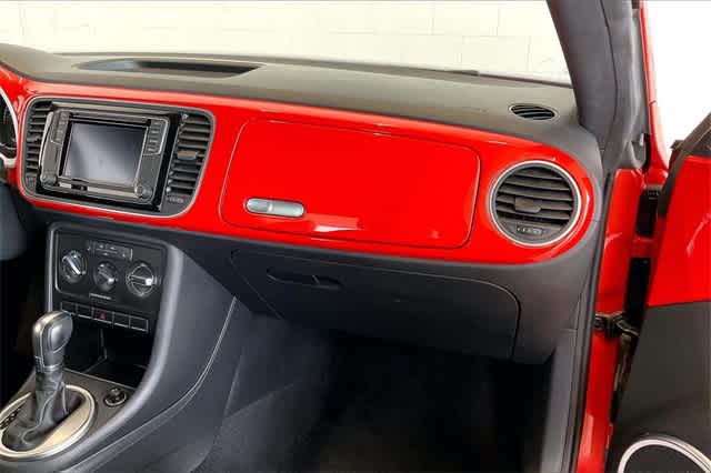 Thumbnail: 2016 Volkswagen Beetle - 24