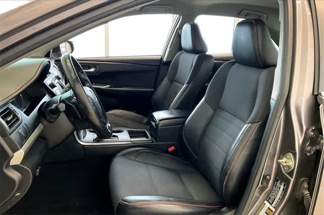 2016 Toyota Camry SE 12