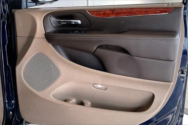 2015 Chrysler Town & Country Touring 30