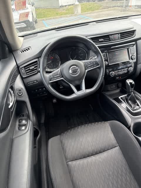 2020 Nissan Rogue SV 11
