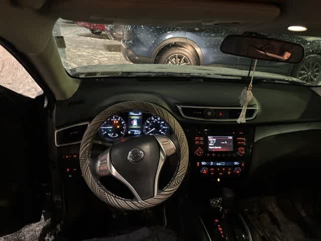 Thumbnail: 2015 Nissan Rogue - 11