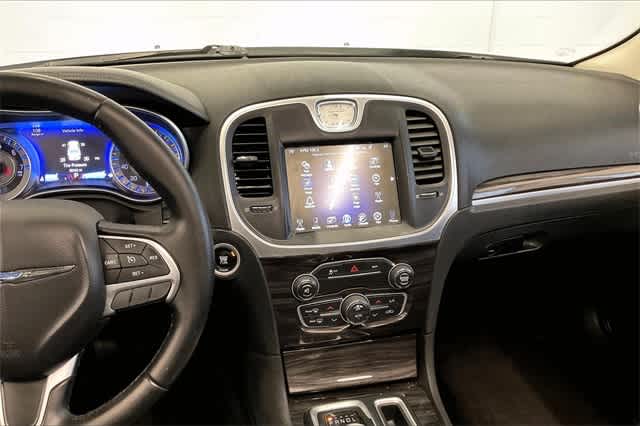 Thumbnail: 2016 Chrysler 300 - 17