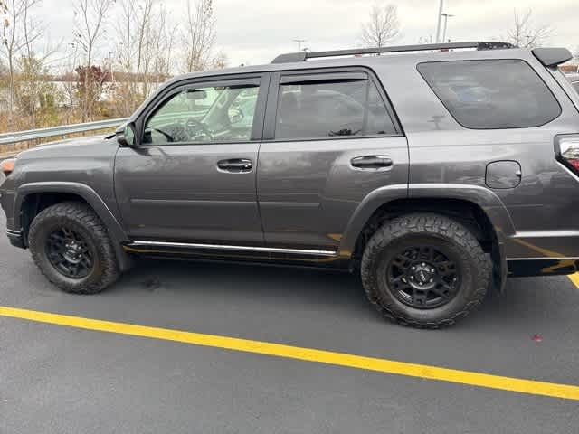Thumbnail: 2019 Toyota 4Runner - 8
