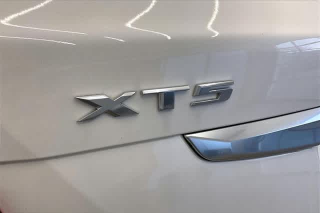 Thumbnail: 2021 Cadillac XT5 - 36