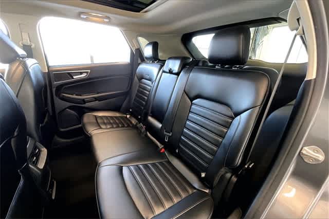 Thumbnail: 2021 Ford Edge - 14