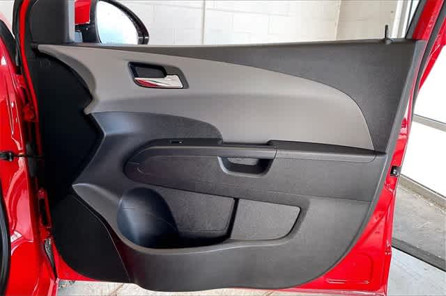 Thumbnail: 2015 Chevrolet Sonic - 31