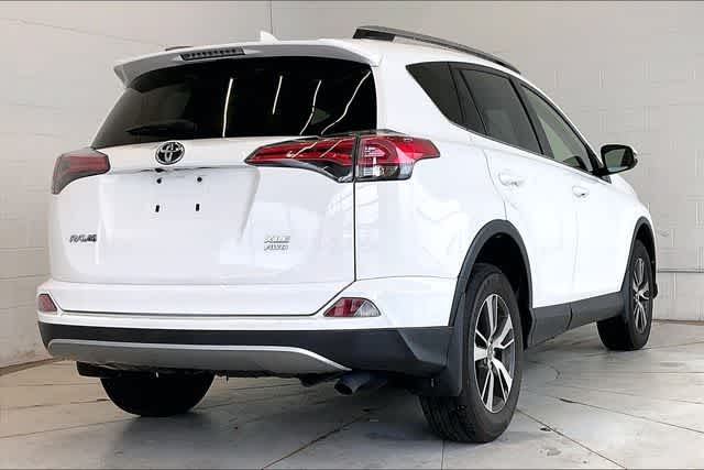 Thumbnail: 2018 Toyota RAV4 - 23