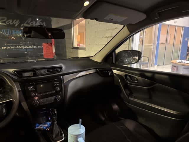 Thumbnail: 2018 Nissan Rogue Sport - 10