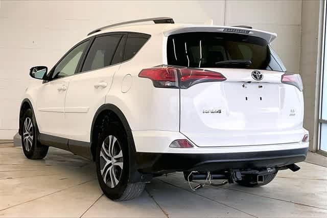 Thumbnail: 2017 Toyota RAV4 - 5