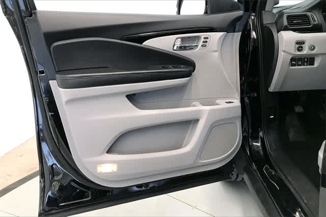 Thumbnail: 2016 Honda Pilot - 25